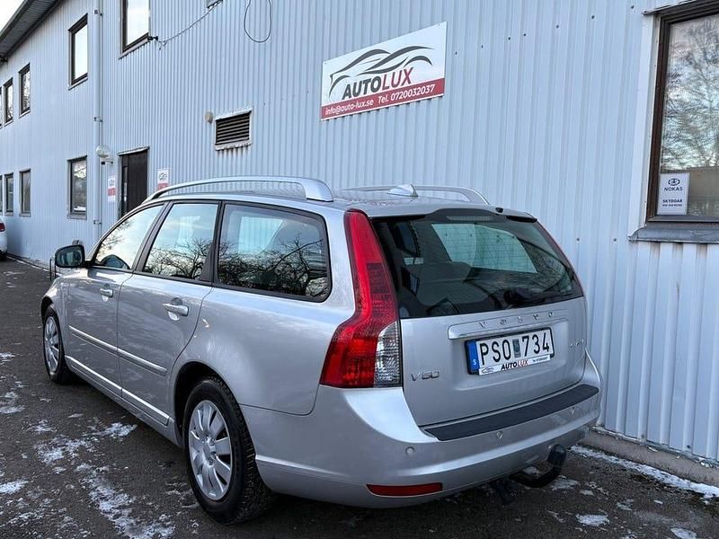 Begagnad Volvo V50 Momentum 116 HK (85 kW) 2012 Grå Kombi