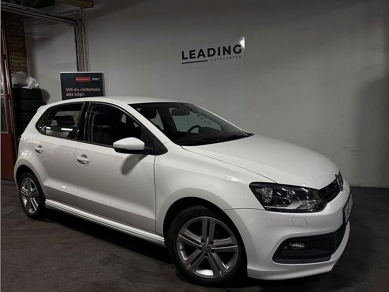 Vit Begagnad 2013 VW Polo R-line Edition | 69 900 kr (Marknadspris) - Bild 1/4