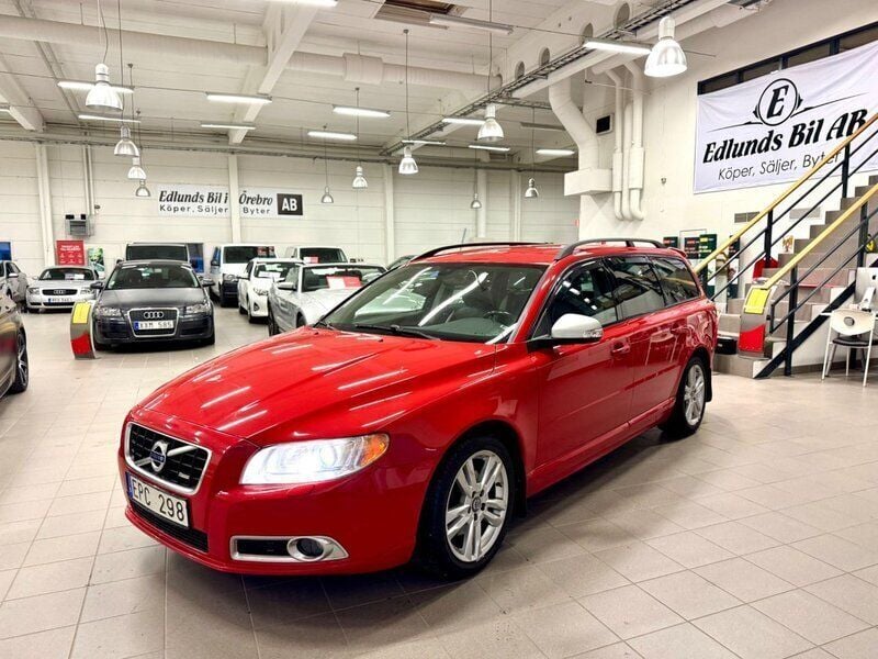 Röd Begagnad 2011 Volvo V70 R-Design Kombi | 109 800 kr (Dyr) - Bild 1/4