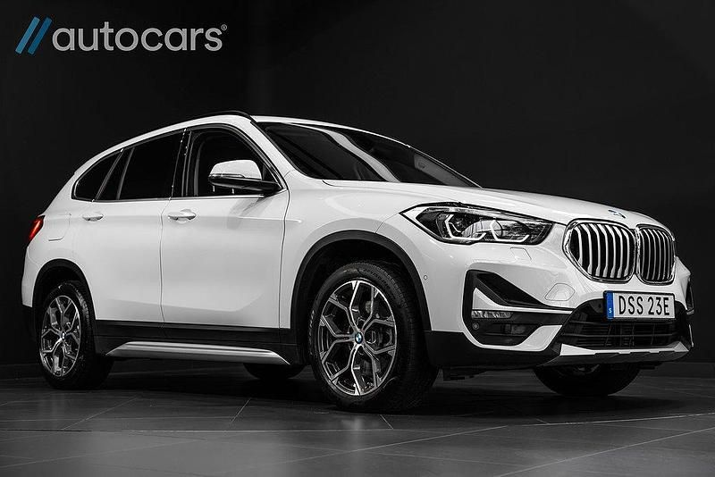 Vit Begagnad 2021 BMW X1 xLine SUV | 348 750 kr (Lite dyr) - Bild 1/4