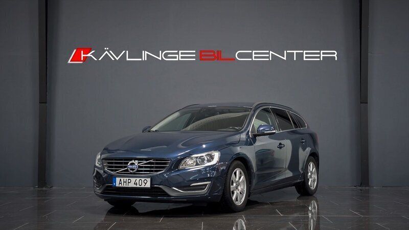 Blå Begagnad 2014 Volvo V60 Momentum Kombi | 135 900 kr (Marknadspris) - Bild 1/4