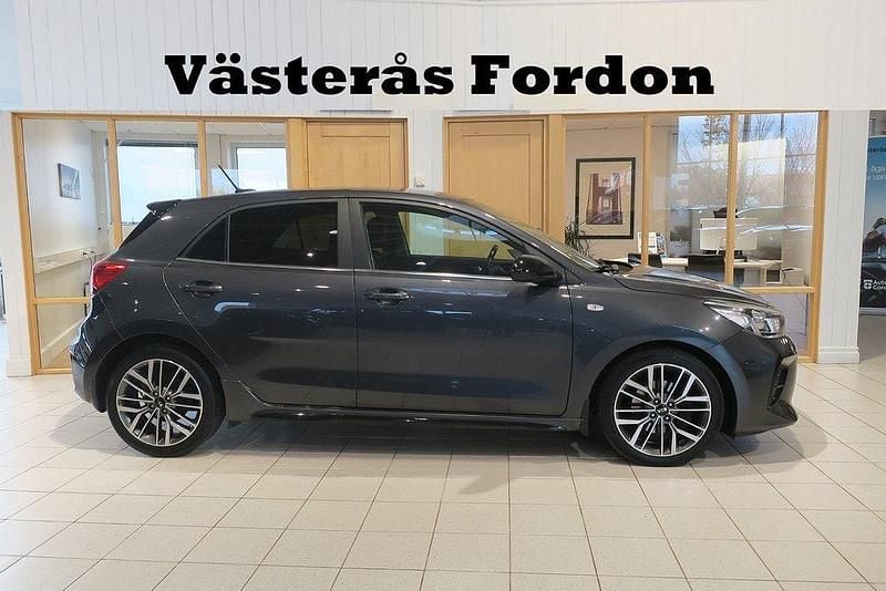 Grå Begagnad 2019 Kia Rio GT-Line Halvkombi | 179 900 kr (Marknadspris) - Bild 1/4