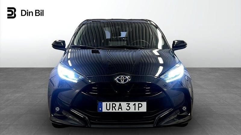 Begagnad Toyota Yaris Active 92 HK (67 kW) 2023 Svart Halvkombi