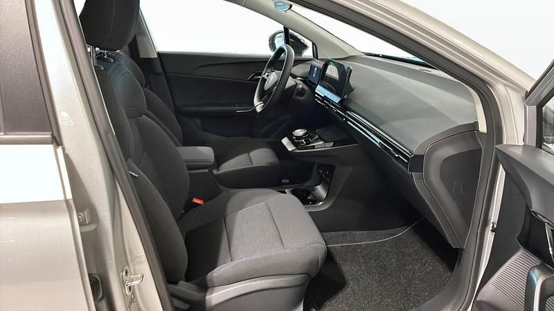 Begagnad MG MG4 EV 2024 Grå Halvkombi