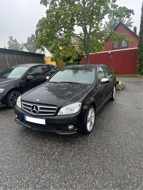 Svart Begagnad 2008 Mercedes C200 AMG Sedan | 84 000 kr (Marknadspris) - Bild 1/4