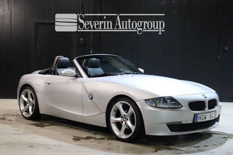 Ljusgrå Begagnad 2006 BMW Z4 Cab | 139 000 kr (Marknadspris) - Bild 1/4