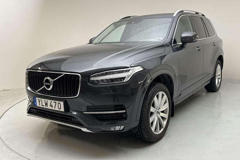 Grå Begagnad 2019 Volvo XC90 Momentum SUV | 319 000 kr (Marknadspris) - Bild 1/4