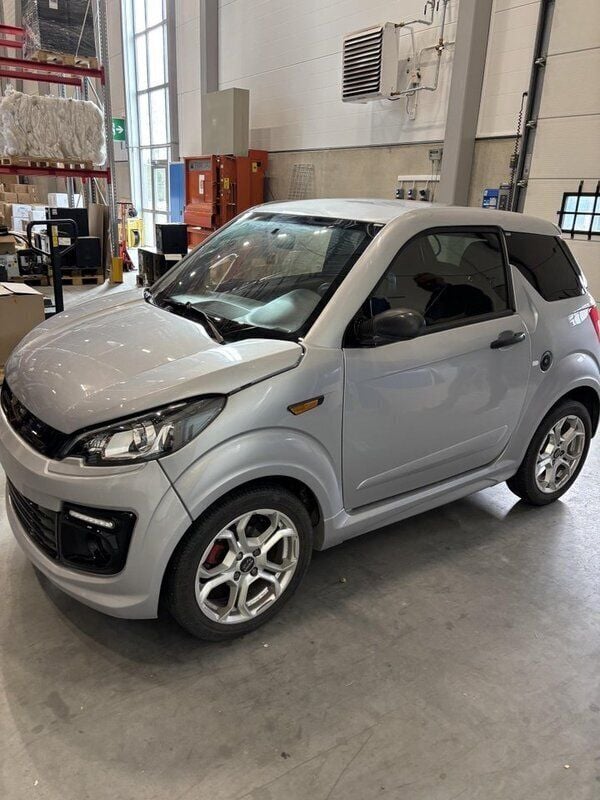 Begagnad 2019 Ligier JS50 Halvkombi | 75 000 kr - Bild 1/4