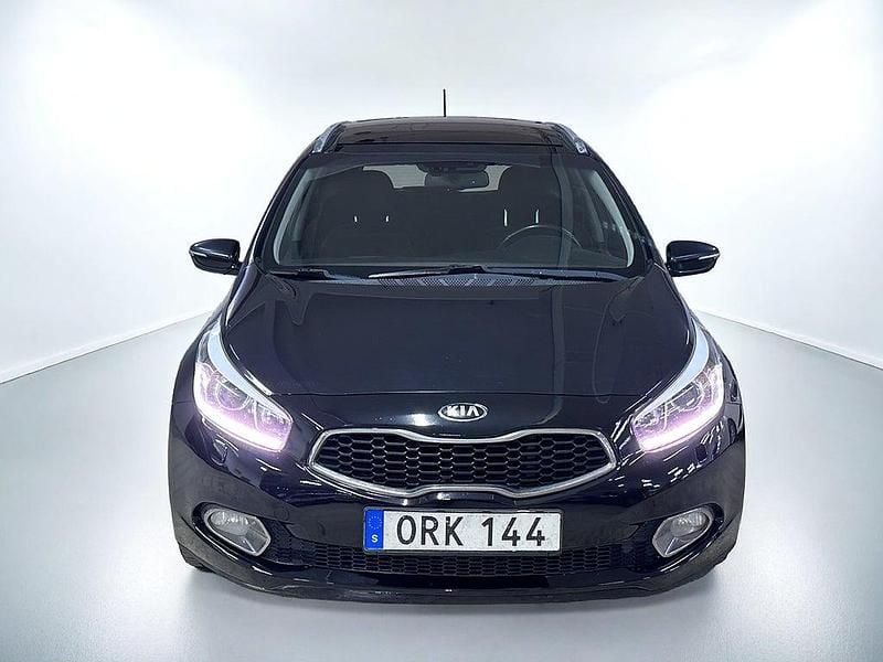 Begagnad Kia Ceed Sportswagon Comfort 128 HK (94 kW) 2014 Svart Kombi