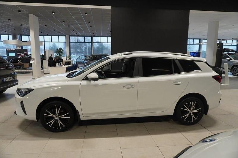 Begagnad MG MG5 EV Luxury 114 kW (156 HK) 2022 Vit Kombi
