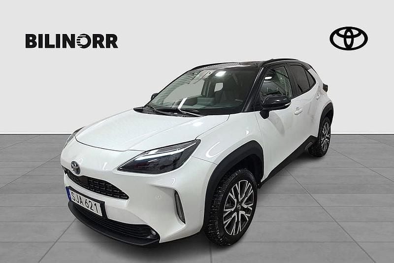 Vit Begagnad 2023 Toyota Yaris Cross Edition SUV | 319 900 kr (Marknadspris) - Bild 1/4