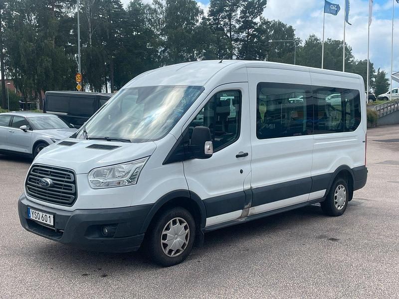 Vit Begagnad 2017 Ford Transit Kombi | 259 900 kr - Bild 1/4