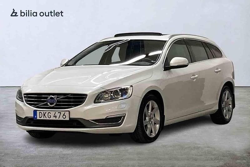 Vit Begagnad 2015 Volvo V60 Kombi | 159 900 kr - Bild 1/1