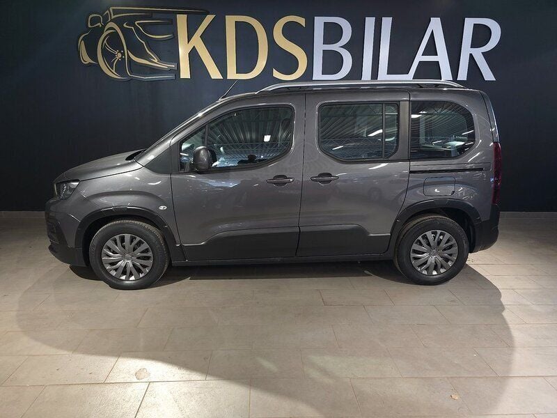 Grå Begagnad 2019 Peugeot Rifter Minibuss | 159 900 kr (Bra pris) - Bild 1/4