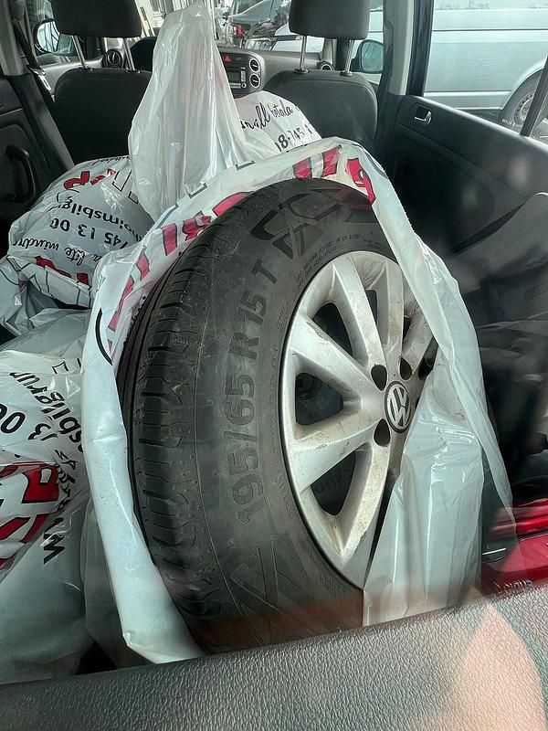 Begagnad VW Golf V Trendline 102 HK (75 kW) 2007 Svart Halvkombi