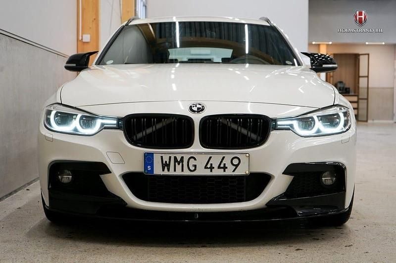 Begagnad BMW 320 M Sport 184 HK (135 kW) 2018 Vit Kombi