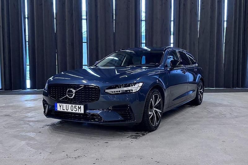 Begagnad Volvo V90 Ultimate 253 HK (186 kW) 2023 Mörkblå Kombi