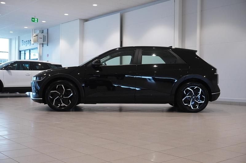 Begagnad Hyundai Ioniq 5 Essential 168 kW (229 HK) 2023 Svart SUV
