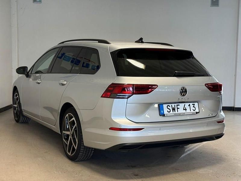 Begagnad VW Golf VIII 131 HK (96 kW) 2022 Silver Kombi