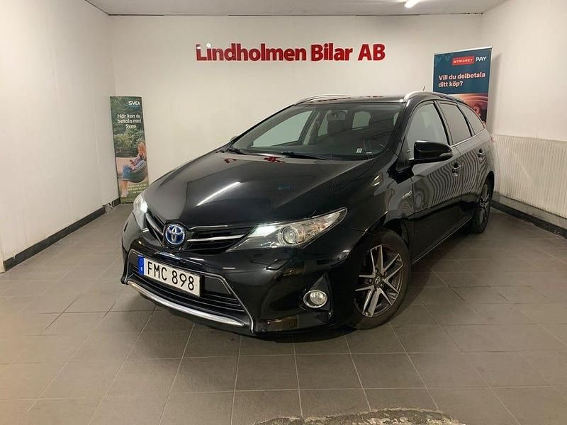 Svart Begagnad 2015 Toyota Auris Touring Sports Edition Kombi | 109 900 kr (Bra pris) - Bild 1/4