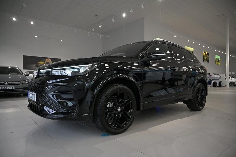 Ny VW Tiguan R-line Edition 193 HK (141 kW) 2026 Svart SUV