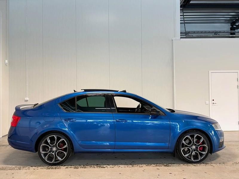 Begagnad Skoda Octavia RS 220 HK (161 kW) 2016 Blå Halvkombi
