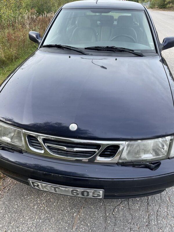 Blå Begagnad 2000 Saab 9-3 Halvkombi | 16 000 kr (Marknadspris) - Bild 1/4