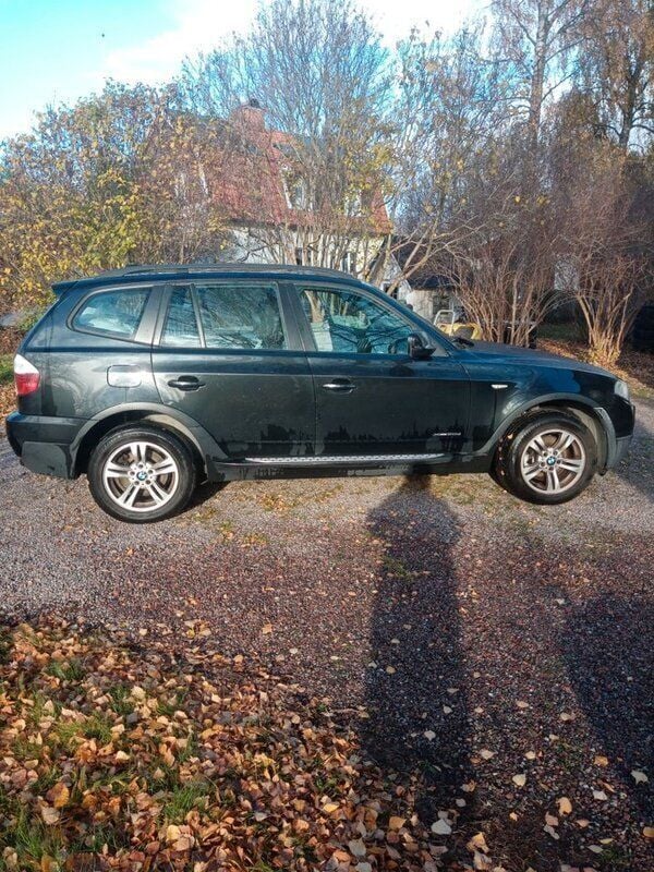 Begagnad BMW X3 177 HK (130 kW) 2010 Svart SUV
