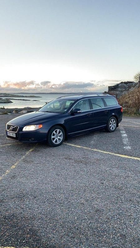 Blå Begagnad 2011 Volvo V70 Summum Kombi | 44 000 kr - Bild 1/4