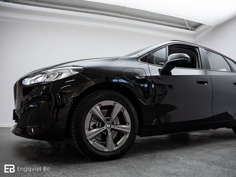 Begagnad BMW 225 Active Tourer 245 HK (180 kW) 2022 Svart Minibuss