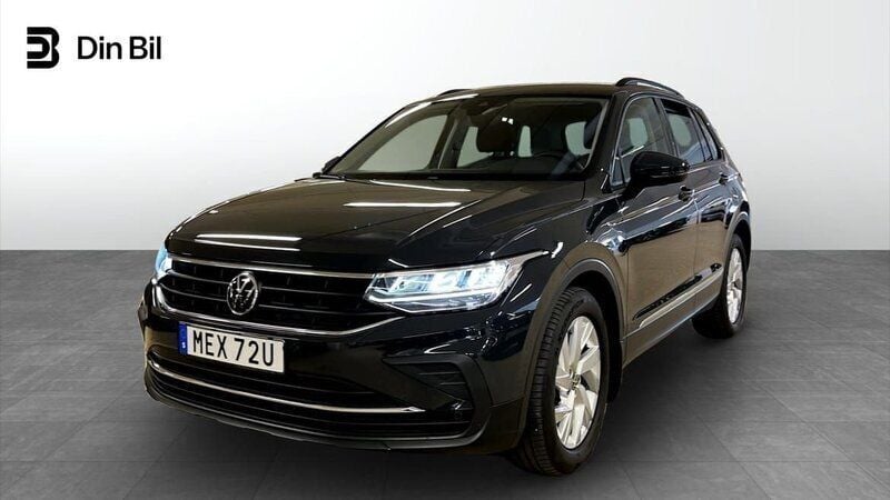 Grå Begagnad 2021 VW Tiguan SUV | 314 900 kr (Marknadspris) - Bild 1/4