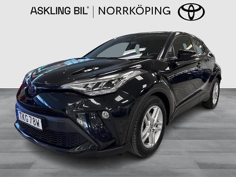 Svart Begagnad 2022 Toyota C-HR Active SUV | 269 000 kr (Dyr) - Bild 1/3