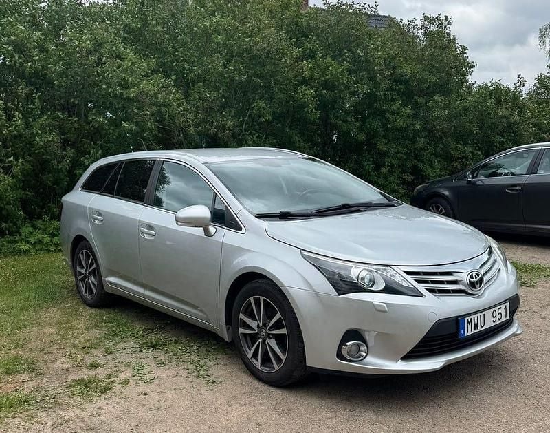 Begagnad 2012 Toyota Avensis Kombi | 44 000 kr (Superpris) - Bild 1/4