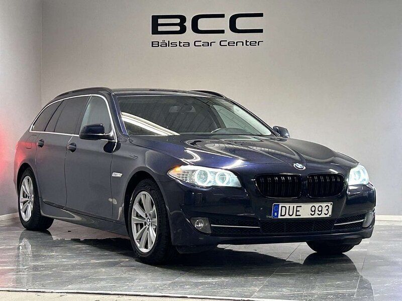 Blå Begagnad 2011 BMW 520 Kombi | 139 900 kr (Marknadspris) - Bild 1/3