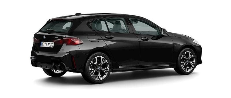 Ny BMW 120 M Sport 170 HK (125 kW) 2025 Svart Halvkombi