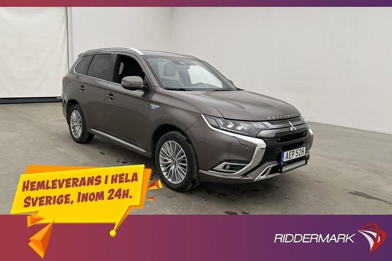 Begagnad Mitsubishi Outlander 224 HK (164 kW) 2020 Brun SUV
