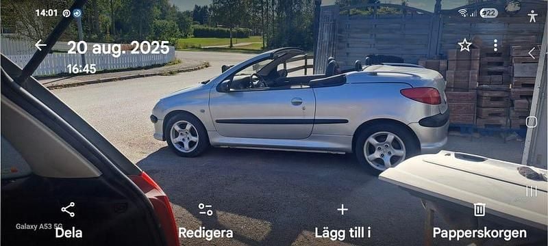 Begagnad Peugeot 206 CC 136 HK (100 kW) 2003 Silvermetallic Cab