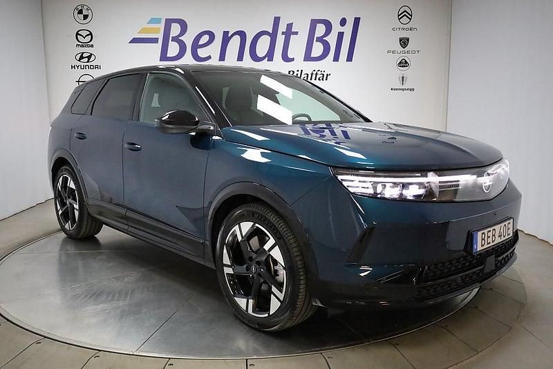 Grön Begagnad 2024 Opel Grandland X Ultimate SUV | 418 500 kr - Bild 1/4