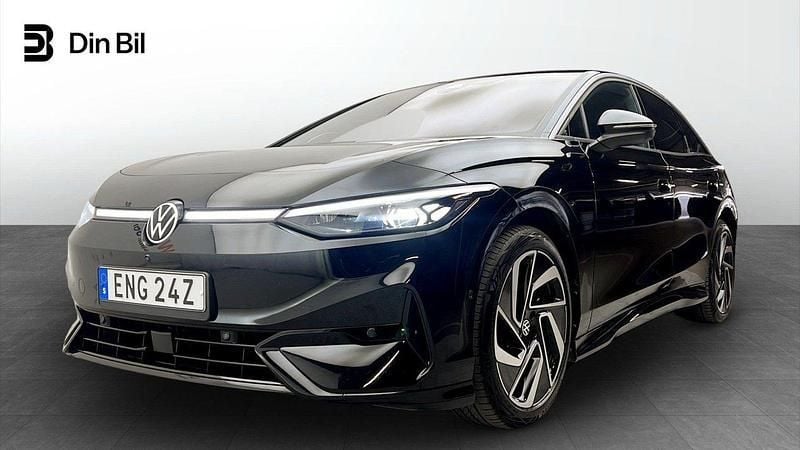 Svart Begagnad 2023 VW ID.7 Pro Sedan | 539 900 kr (Marknadspris) - Bild 1/4