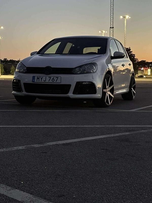 Vit Begagnad 2012 VW Golf VII GT Halvkombi | 95 000 kr (Dyr) - Bild 1/4