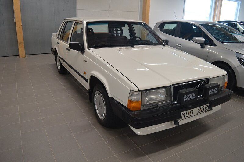 Vit Begagnad 1986 Volvo 740 Sedan | 65 000 kr - Bild 1/4