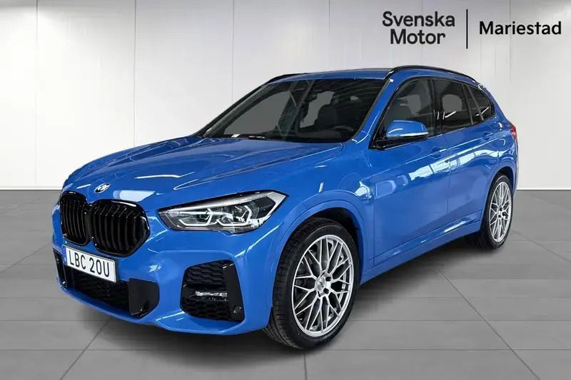 Blå Begagnad 2019 BMW X1 M Sport SUV | 294 500 kr (Lite dyr) - Bild 1/4