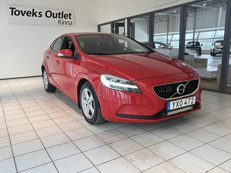 Begagnad Volvo V40 Kinetic 121 HK (88 kW) 2018 Röd
