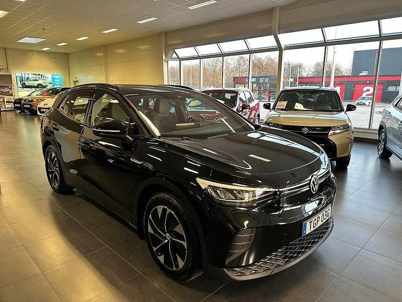 Begagnad VW ID.4 Pro Performance 150 kW (204 HK) 2023 Svart SUV