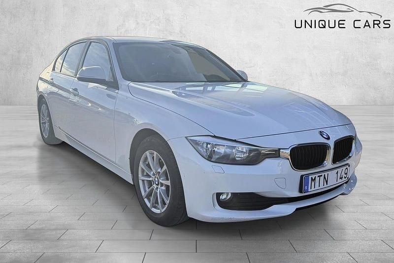 Begagnad BMW 320 184 HK (135 kW) 2012 Vit Sedan