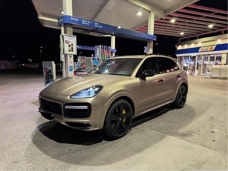Begagnad 2019 Porsche Cayenne Turbo SUV | 680 000 kr (Marknadspris) - Bild 1/4