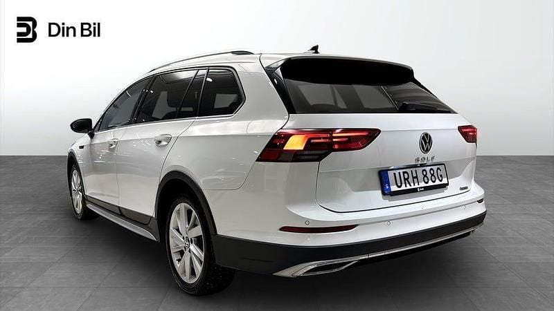 Begagnad VW Golf Alltrack 190 HK (139 kW) 2022 Vit Kombi