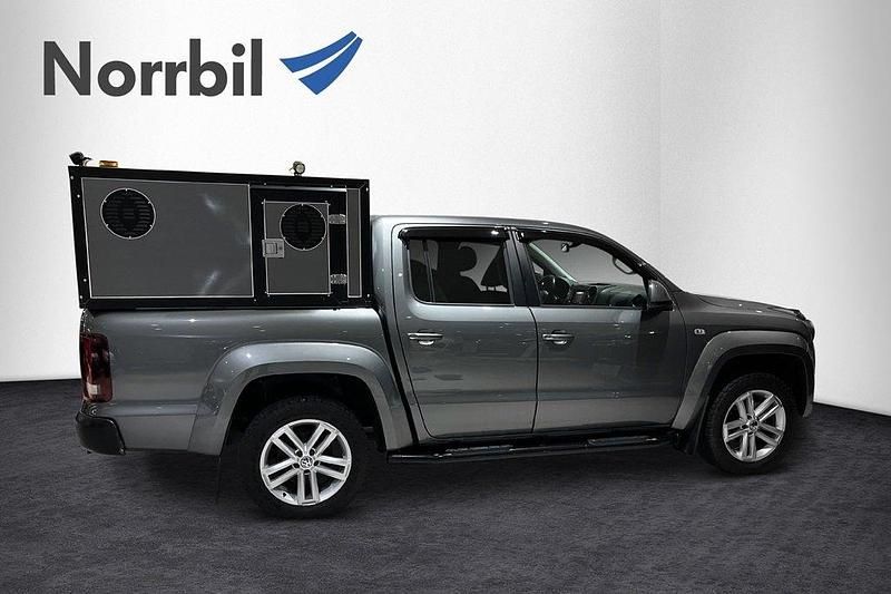Grå Begagnad 2015 VW Amarok Highline Pickup | 239 000 kr (Dyr) - Bild 1/4