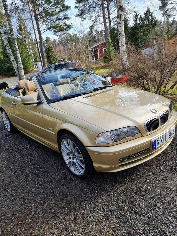 Gul Begagnad 2001 BMW 330 Cabriolet Cab | 90 000 kr (Bra pris) - Bild 1/4