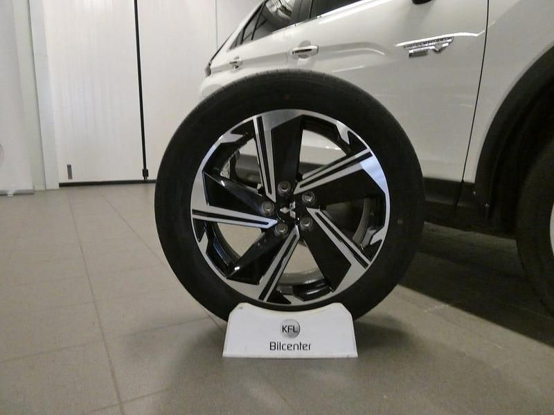 Begagnad Mitsubishi Eclipse Cross Edition 188 HK (138 kW) 2021 Vit SUV